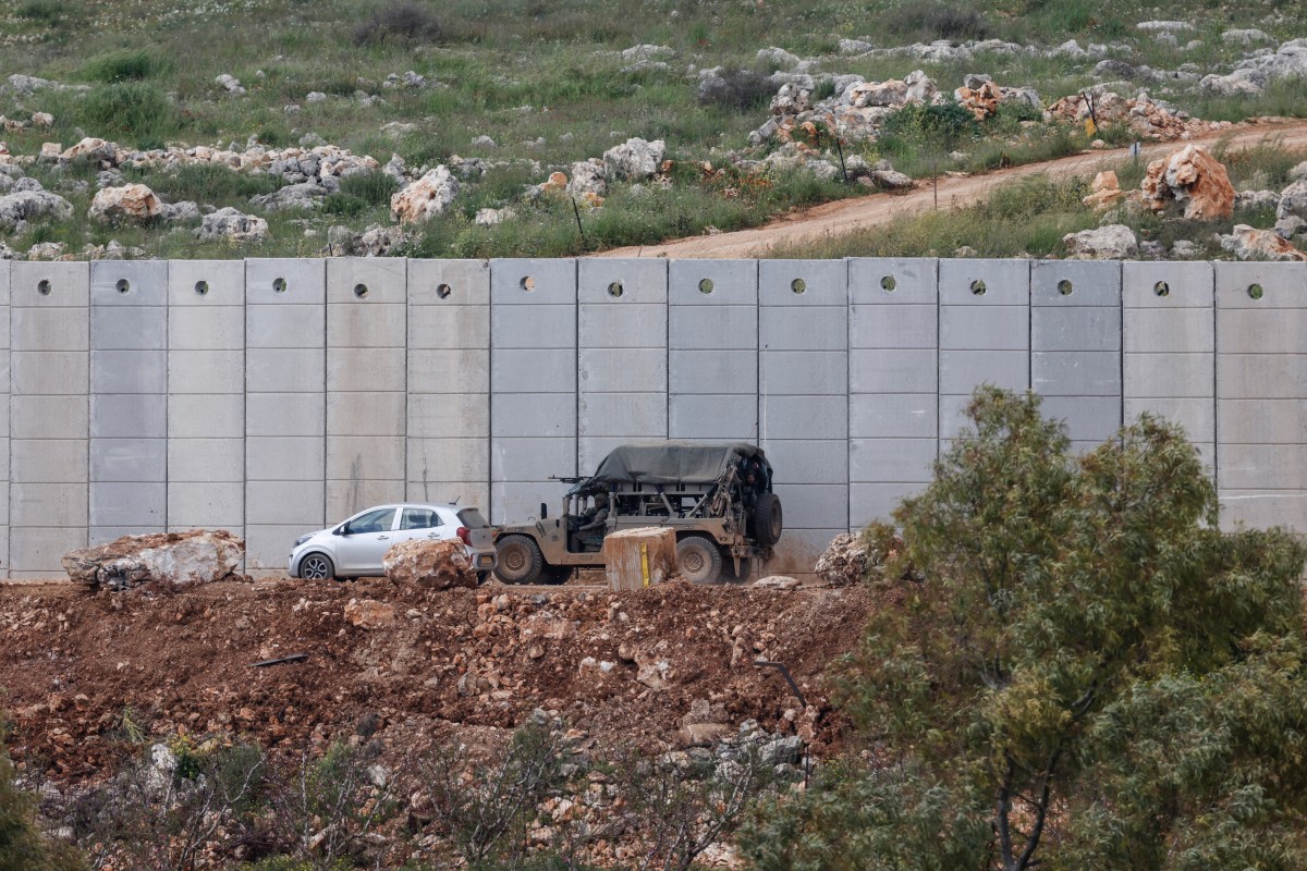 جيب عسكري إسرائيلي على حدود لبنان جنوباً.