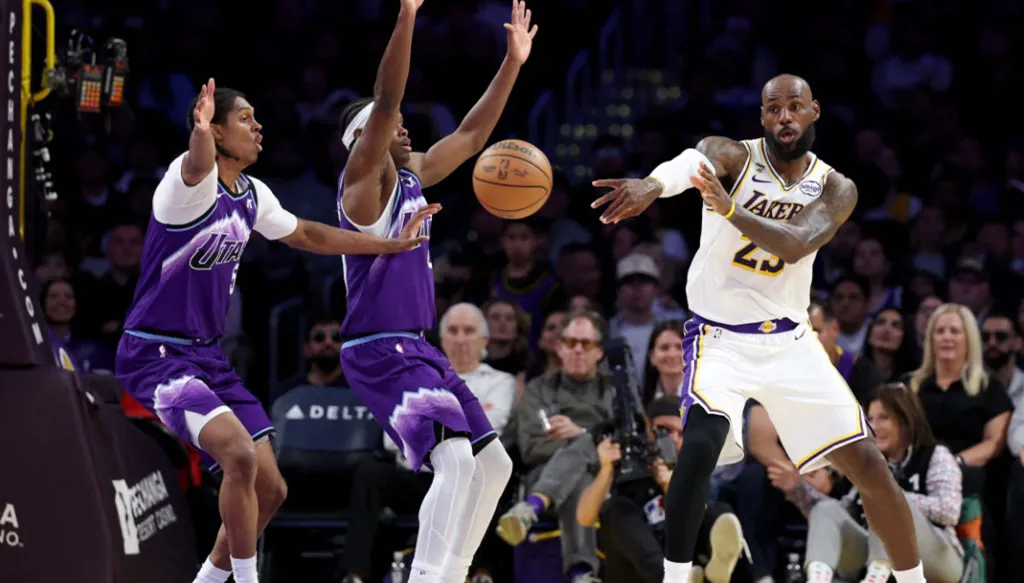 ليبرون جيمس يواصل كتابة التاريخ في NBA