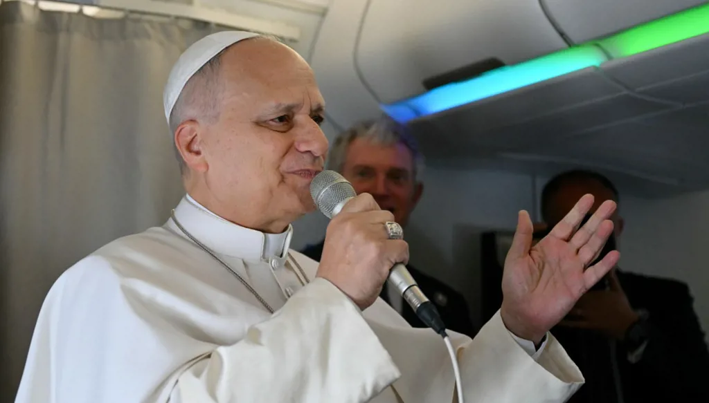 البابا لاوون يردّ على هجوم ترامب: سنواصل معارضة الحرب