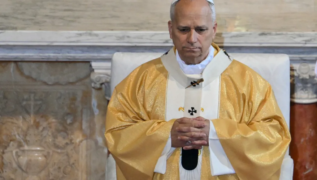 البابا لاوون يتوجّه إلى الكاميرون في ثاني محطات جولته الأفريقية