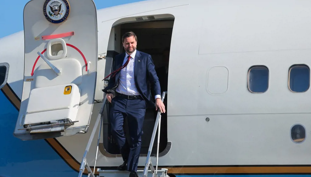 جيه دي فانس: انعدام الثقة بين أميركا وإيران لا يمكن إزالته بين عشية وضحاها