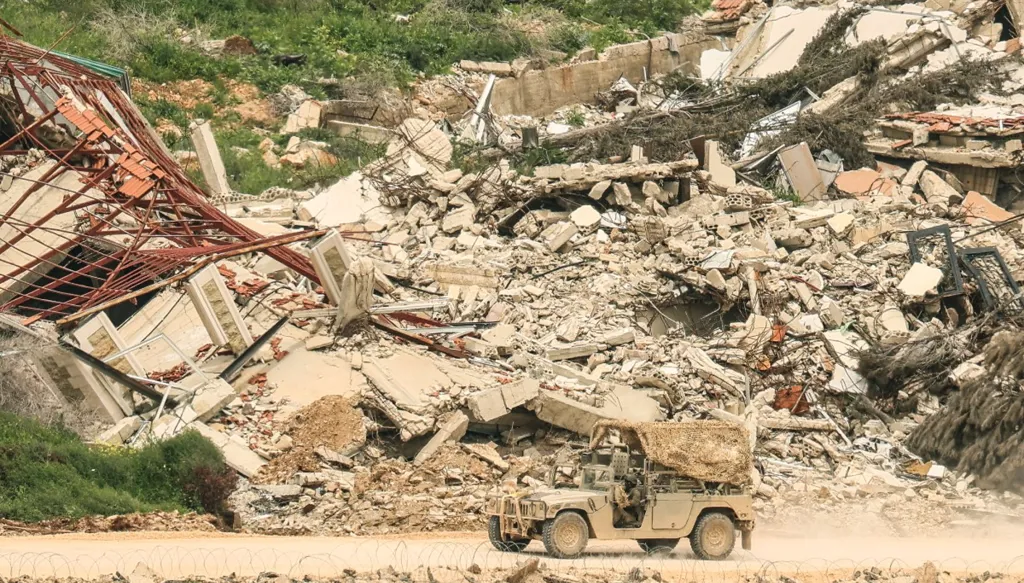 الجيش الإسرائيلي يعلن استهداف 200 هدف لحزب الله في 24 ساعة... ماذا تضمّنت؟ (فيديو)