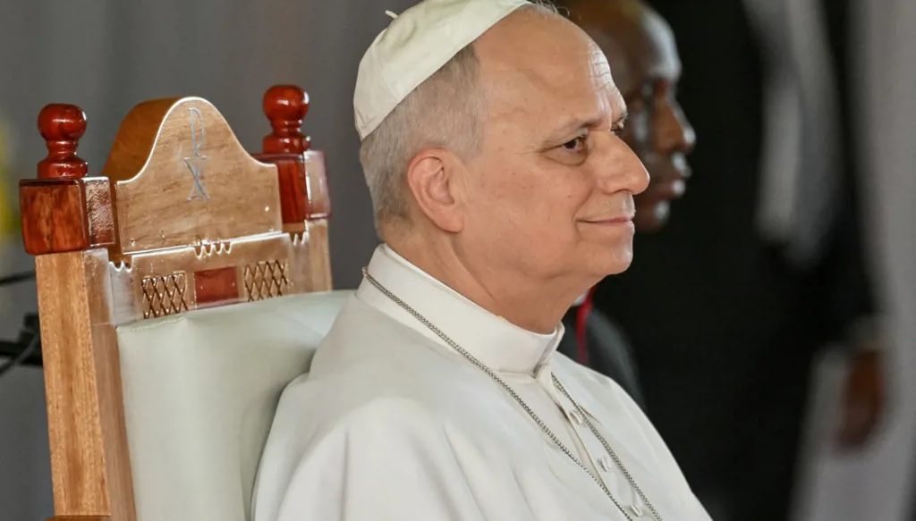 البابا لاوون الرابع عشر ينتقل إلى أنغولا ثالث محطات جولته الإفريقية