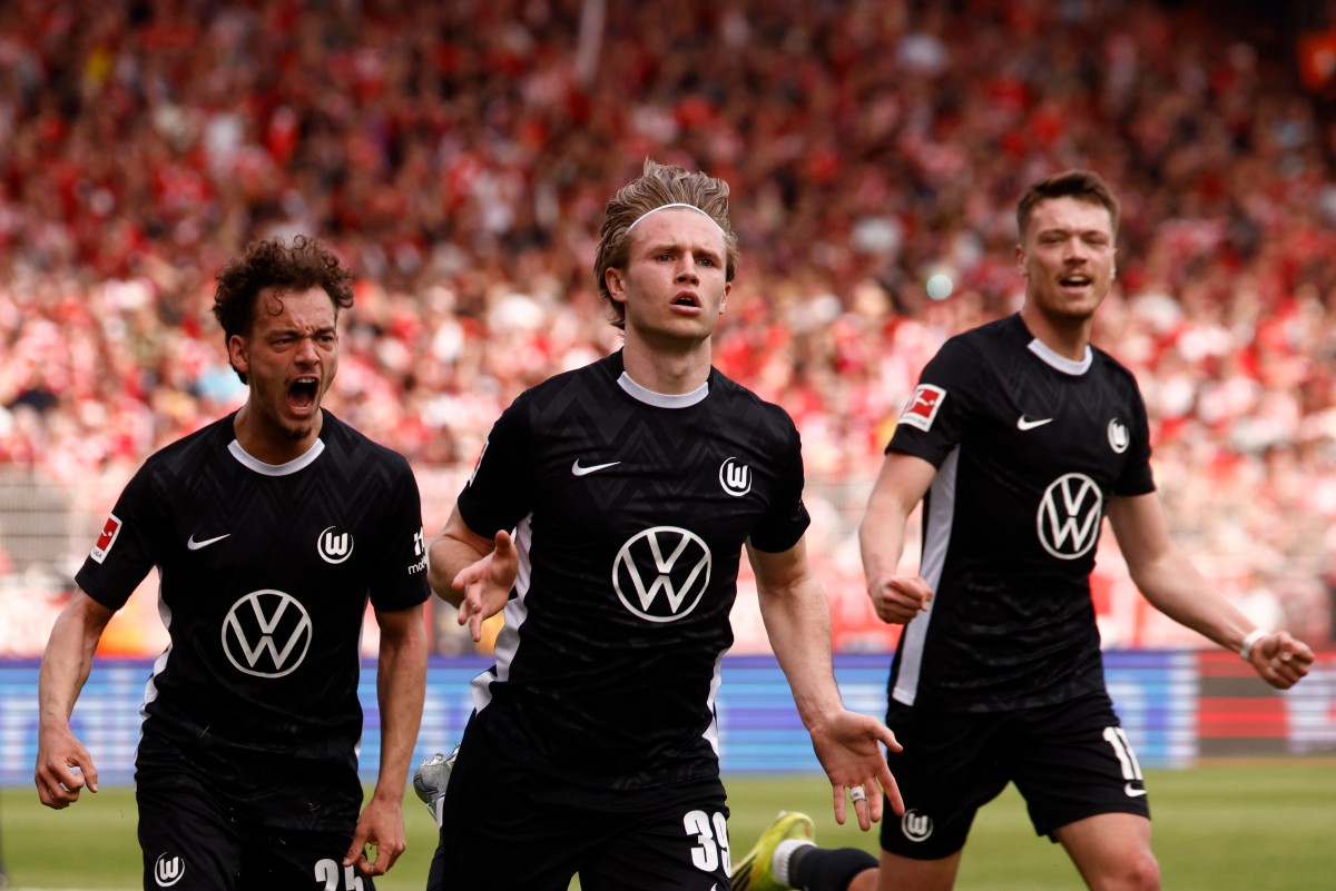 لاعبو نادي فولفسبورغ. (أ ف ب)