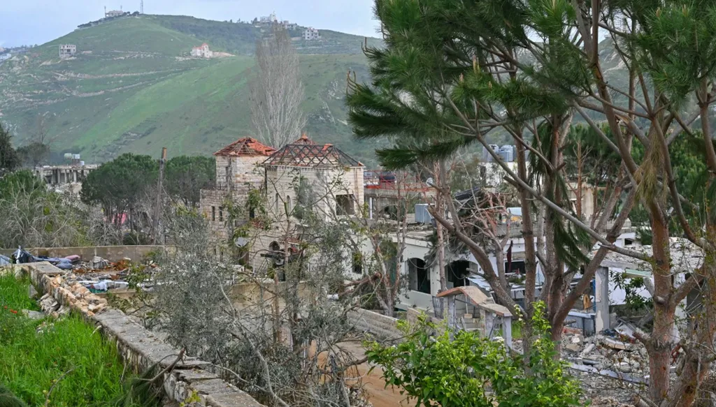 الجيش الإسرائيلي: قضينا أمس على عنصرين من "حزب الله" اخترقا الخط الأصفر جنوب لبنان