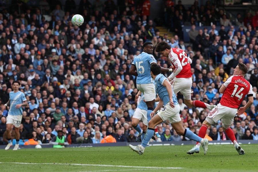 كيف يحسم لقب الدوري الإنكليزي بين مانشستر سيتي وآرسنال. (أ ف ب)