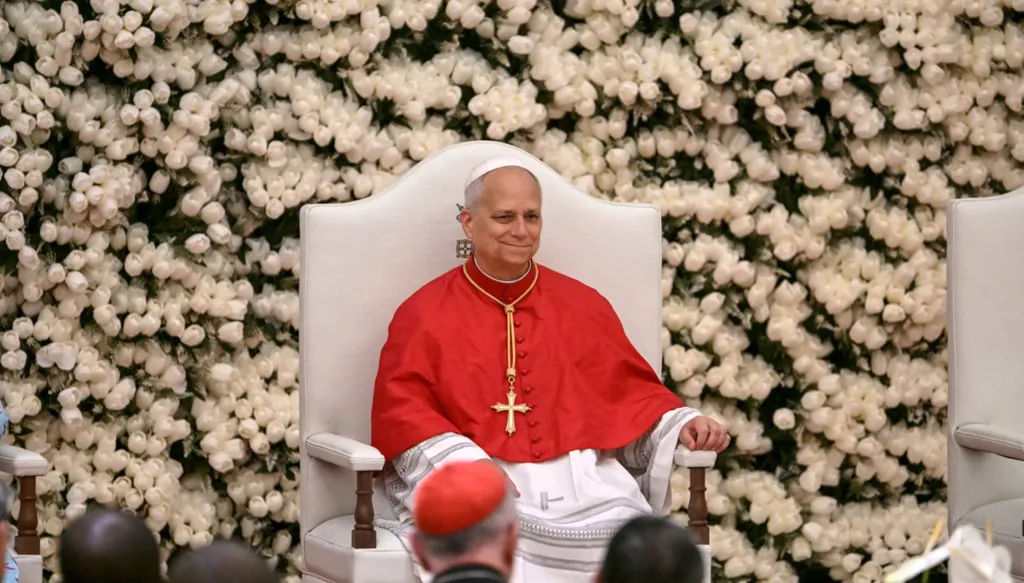 البابا لاوون يحذر من "خطر مأساوي" يتهدد مستقبل البشرية