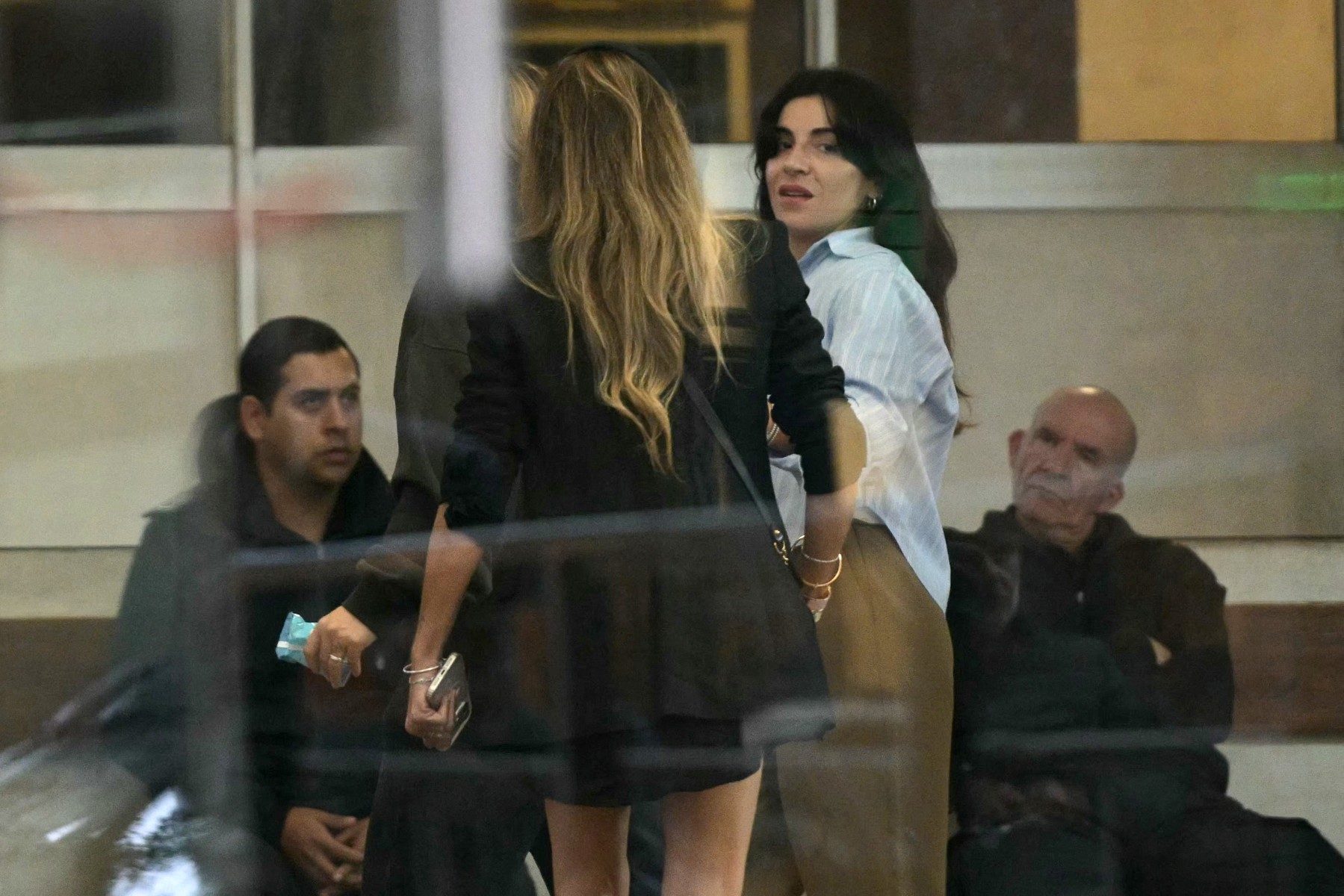 ابنة مارادونا تندد بتلاعب الأطباء بالعائلة. (أ ف ب)