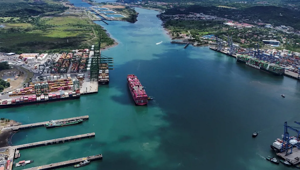 الحرب في الشرق الأوسط تتسبب بارتفاع تكاليف المرور عبر قناة بنما