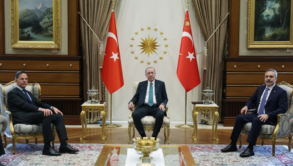 أمين عام الناتو من أنقرة: إيران تبث الرعب والفوضى