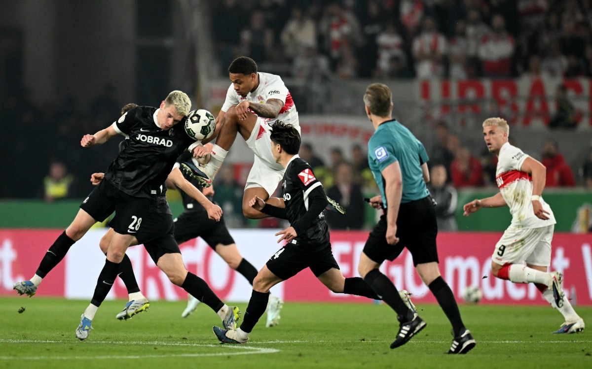 من مباراة شتوتغارت وفرايبورغ في نصف نهائي كأس ألمانيا. (أ ف ب)