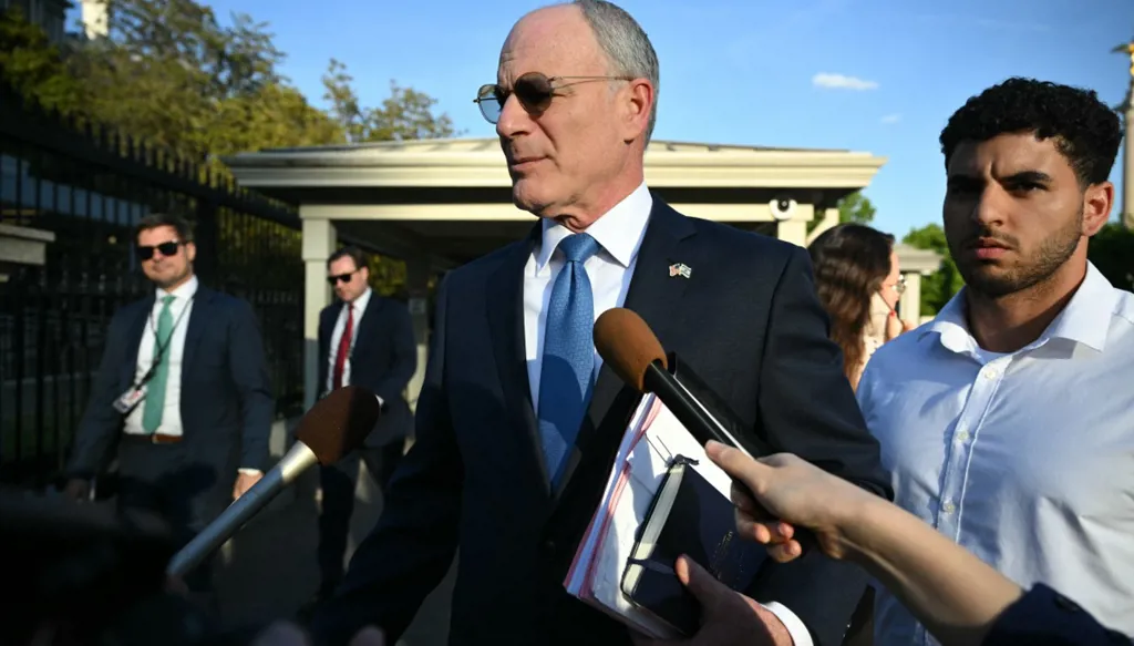 السفير ميشال عيسى: ترامب طلب من إسرائيل عدم استهداف الصحافيين والمدنيين في لبنان