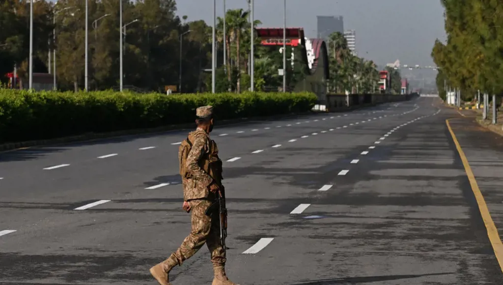 Araghchi in Pakistan for talks as Qalibaf becomes focus of Iran political disputes over US negotiations