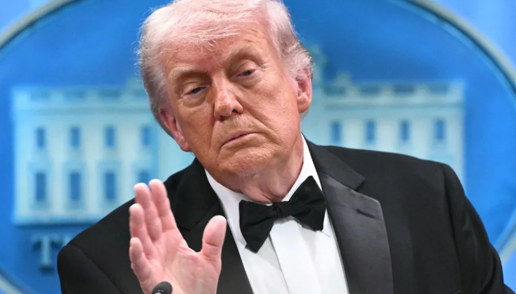 ترامب: إيران في حالة انهيار