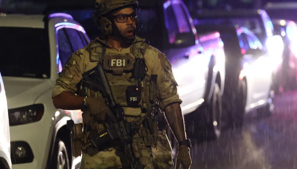 بعد حادثة إطلاق النار في عشاء مراسلي البيت الأبيض... ماذا نعرف عن الترتيبات الأمنية الخاصة بترامب؟