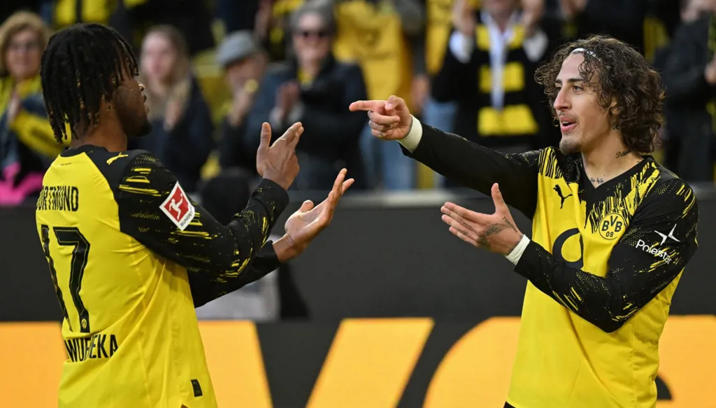 من مباراة دورتموند وفرايبورغ. (أ ف ب)