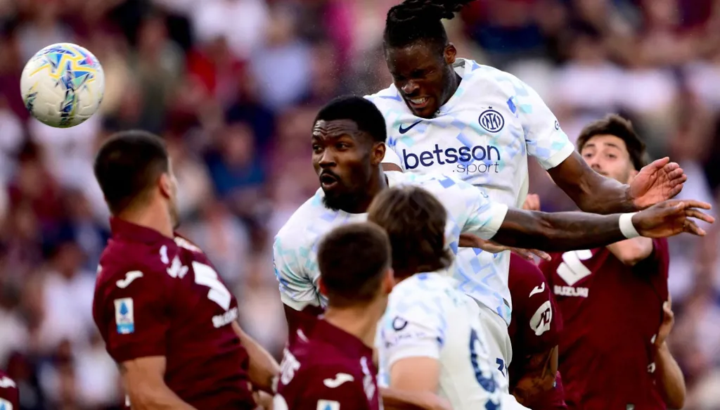 من مباراة إنتر وتورينو في الدوري الإيطالي. (أ ف ب)