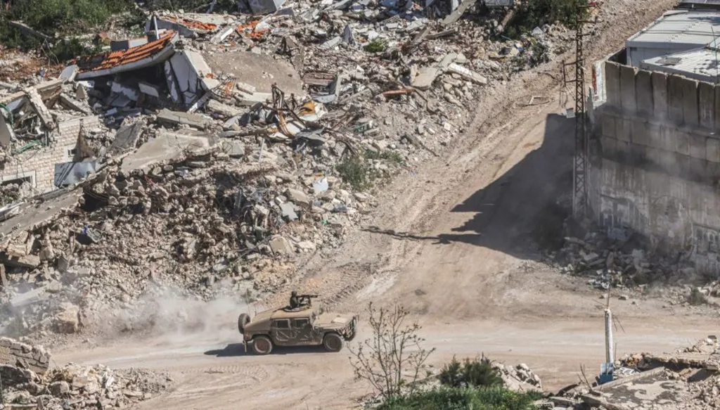 الاشتعال يتمدّد ميدانياً وتداعياته تتفجر سياسياً...  عون للحزب: الخيانة في أخذ البلد إلى الحرب