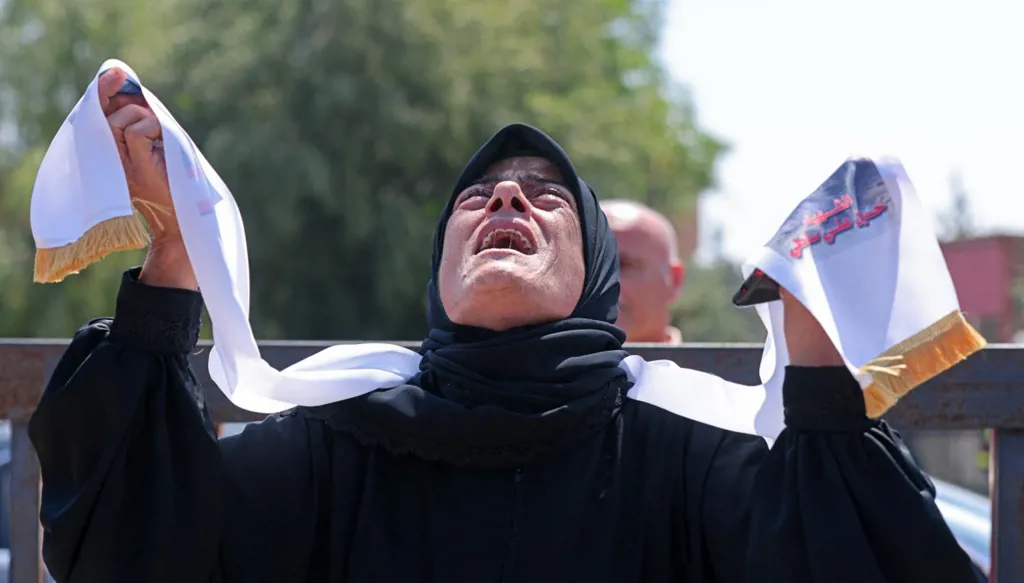 مدينة صور… نزوحٌ على حافة الخذلان: حين تغيب الرعاية وتنكشف الحقيقة