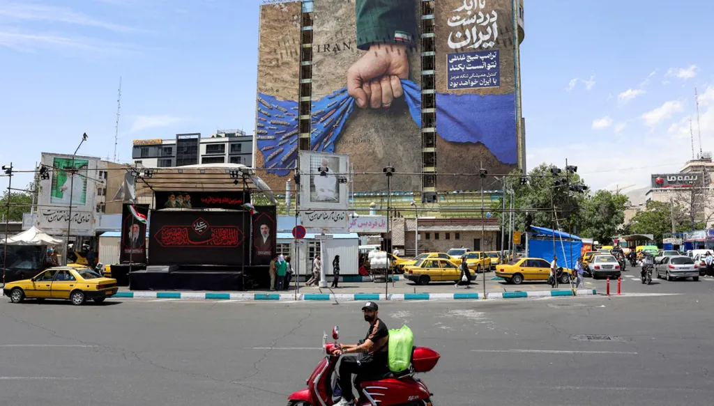 انفجارات في طهران... وترامب: الضربات ضد إيران "صفعة خفيفة"