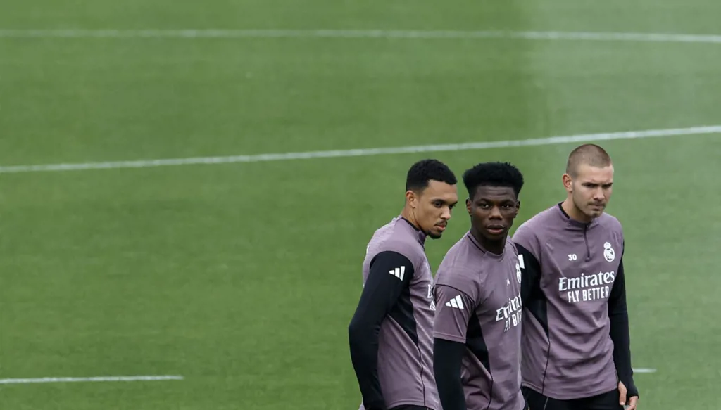 تشواميني ضمن مجموعة ريال مدريد في الكلاسيكو ضد برشلونة