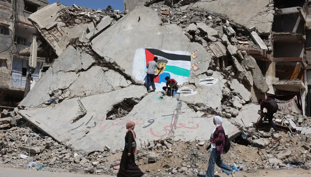 الرئيس الفلسطيني يتعهد بمواصلة العمل على الإصلاحات داخل السلطة وإجراء انتخابات