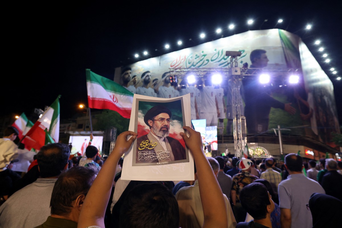 تظاهرات داعمة للنظام الإيراني في طهران (أ ف ب).