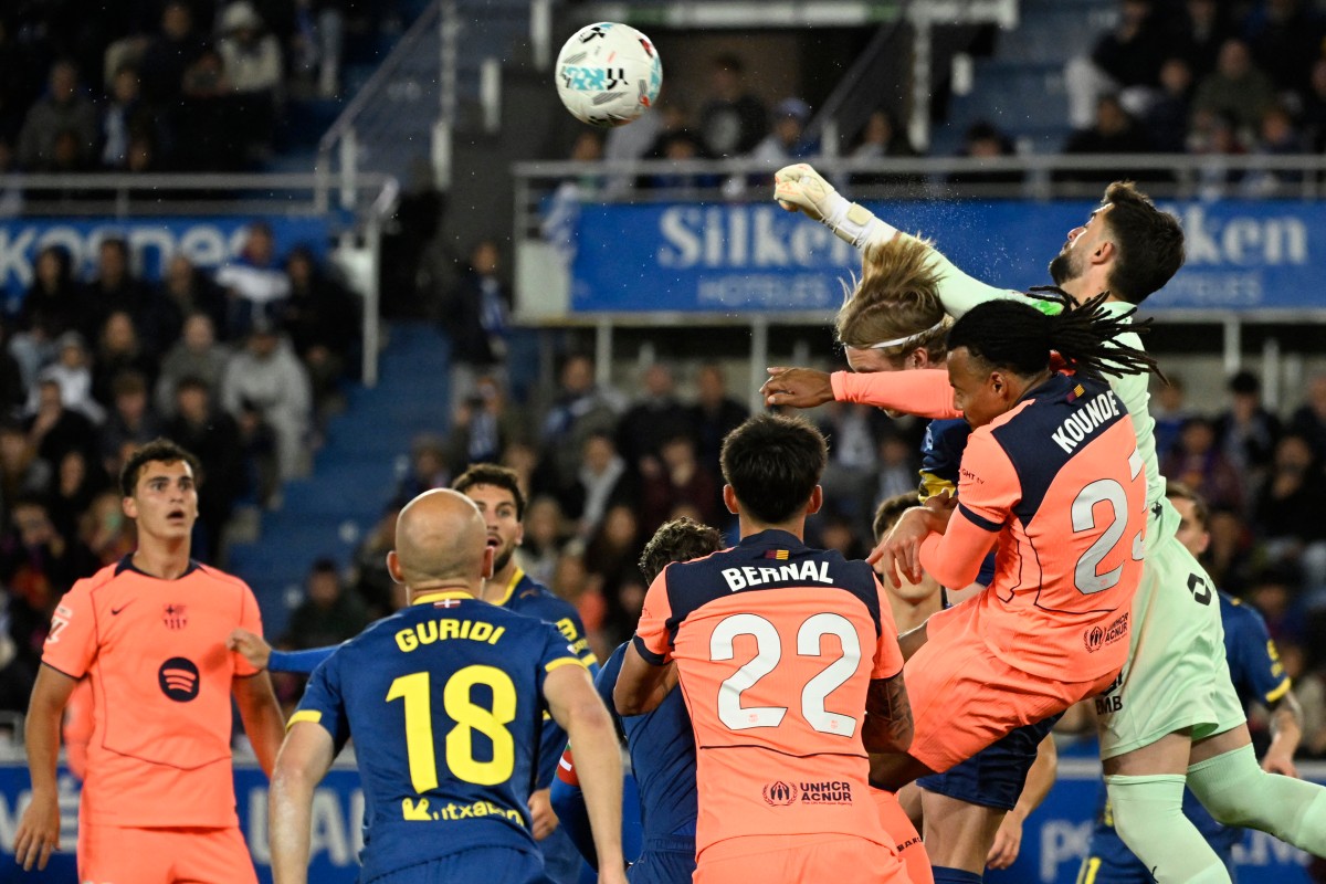 برشلونة يتلقى هزيمة مفاجئة أمام ألافيس في الدوري الإسباني — image 5