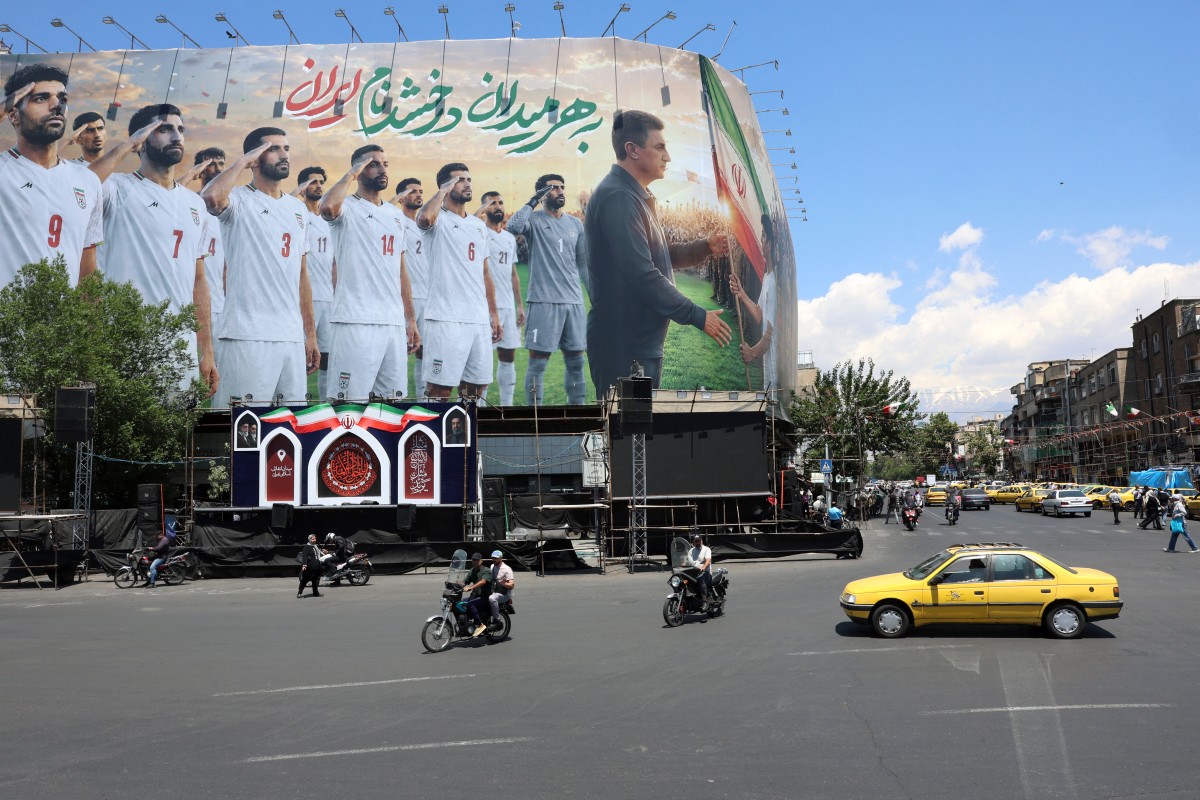 مشهد من شوراع طهران (أ ف ب).