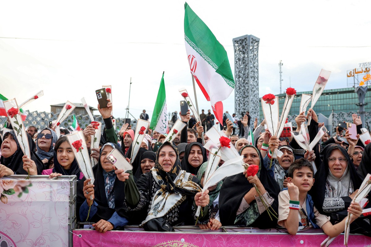 مناصرون للنظام الإيراني في طهران (أ ف ب).
