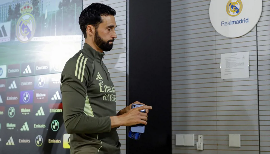 أربيلوا يعلن رحيله عن ريال مدريد ويعلّق على أنباء عودة مورينيو