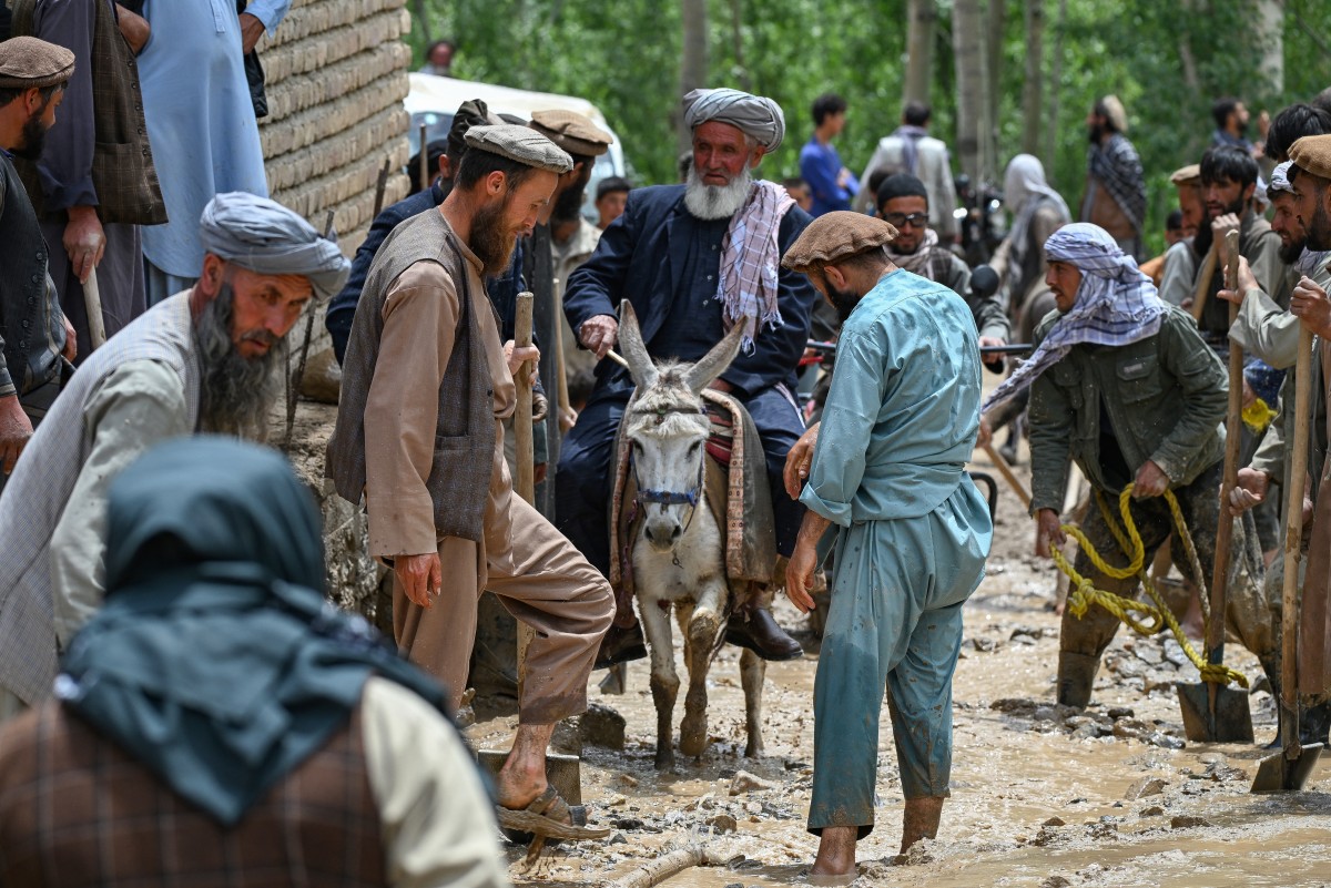 الفيضانات في أفغانستان (أ ف ب).