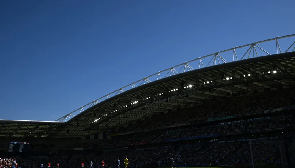 أبرز ردود الفعل بعد ختام الدوري الإنكليزي لموسم 2025-2026