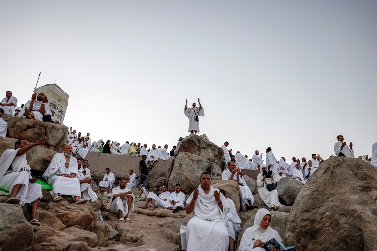 الحجاج على جبل عرفة (أ ف ب)