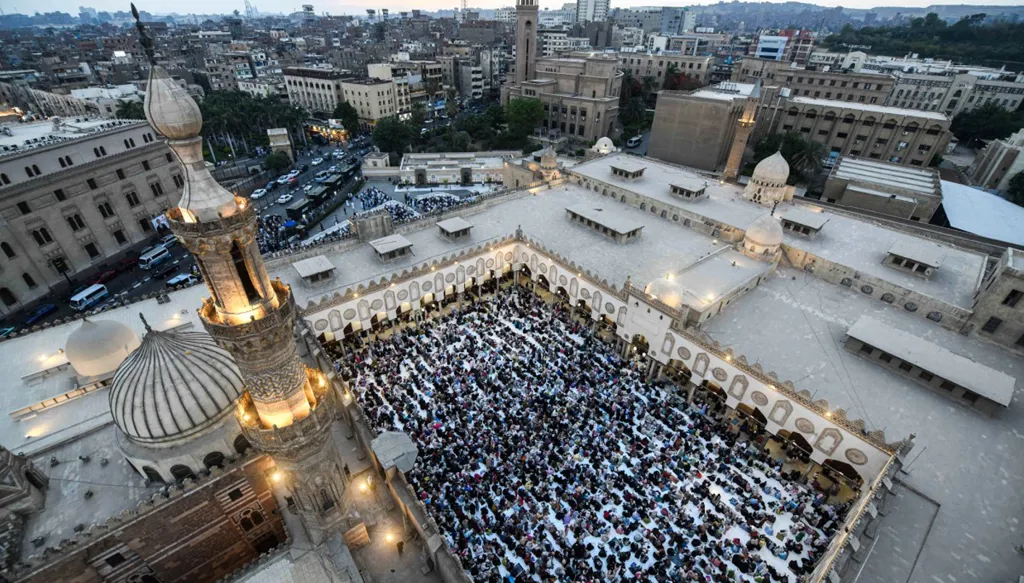 بالصور- هكذا احتفل المصلّون حول العالم بمناسبة عيد الأضحى