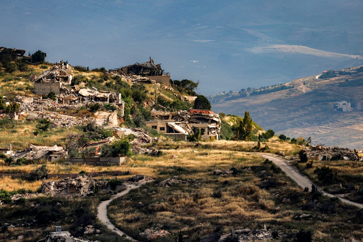 مستوطنة إسرائيلية على الحدود مع لبنان (أ ف ب).
