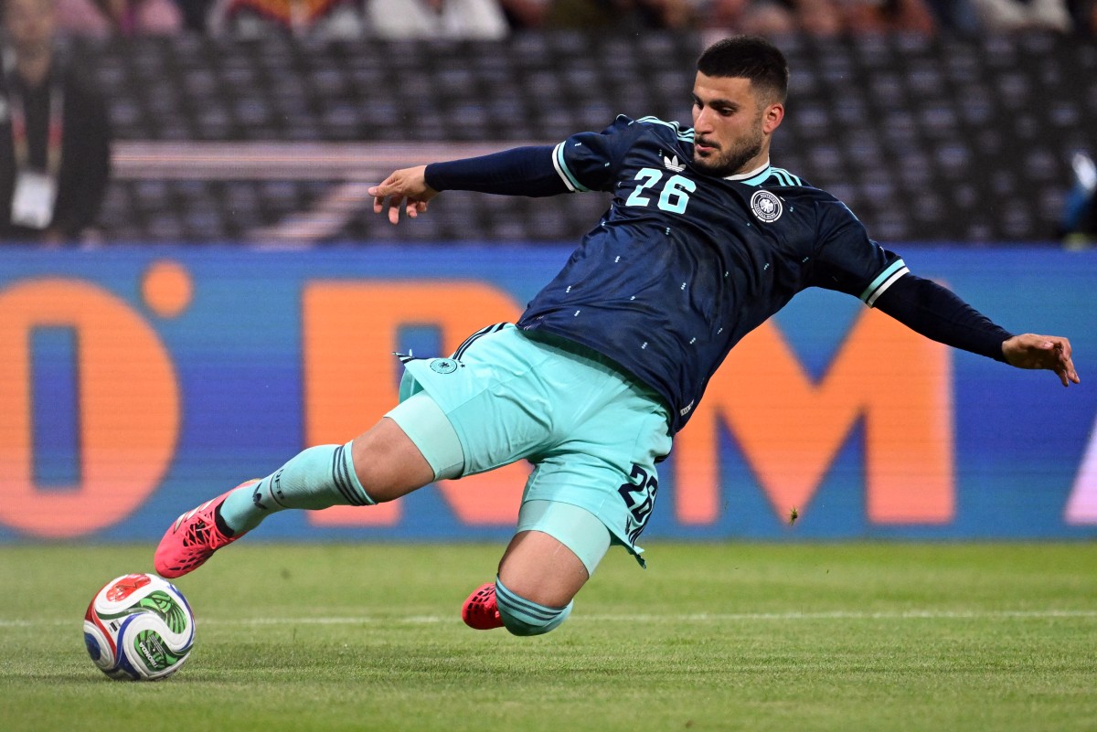 دينيز أونداف مع منتخب ألمانيا. (أ ف ب)