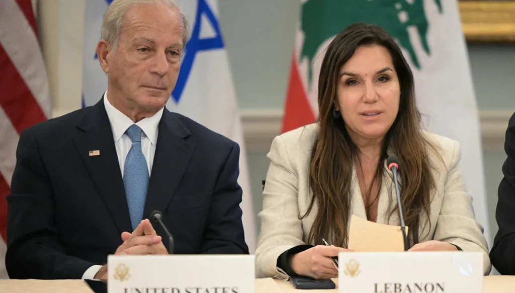 السفيرة اللبنانية لدى واشنطن ندى معوض والسفير الأميركي لدى لبنان ميشال عيسى (أ ف ب).