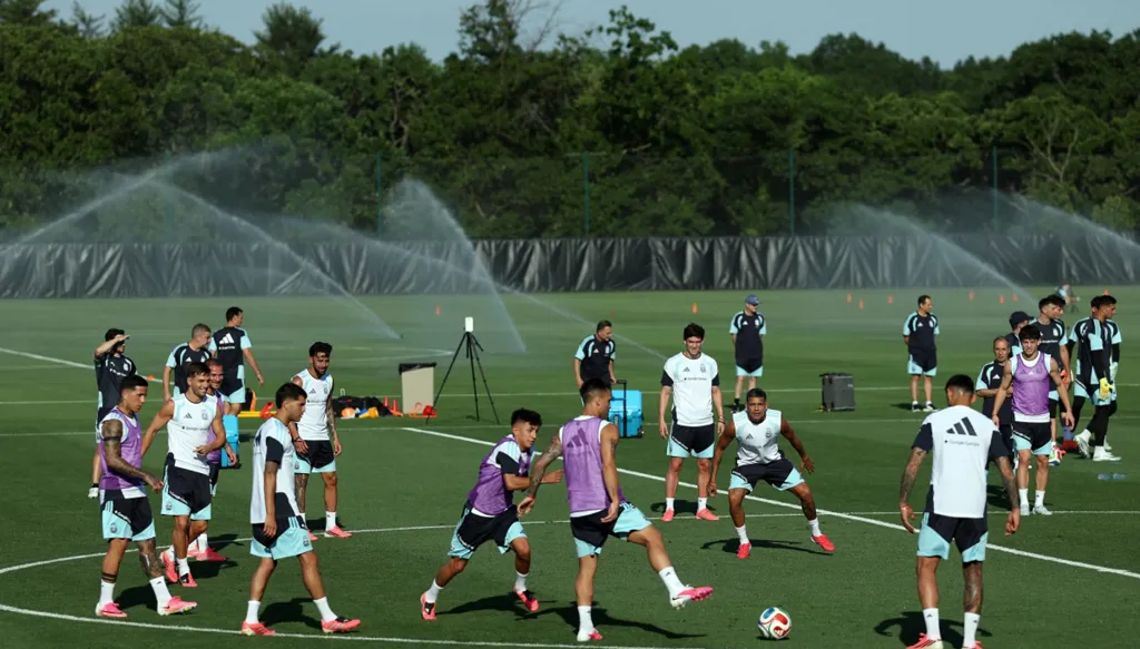 الأرجنتين تخطف صدارة التصنيف العالمي قبل انطلاق كأس العالم 2026