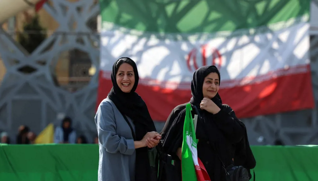 خزان مياه يخدم 20 ألف شخص تحت النار... جدل حول ضربة أميركية داخل إيران