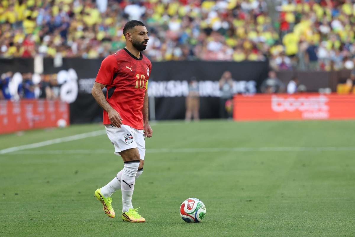 محمد صلاح خلال مباراة مصر الودية أمام البرازيل قبل انطلاق كأس العالم. (أ ف ب)