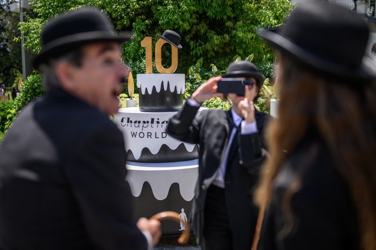 الذكرى العاشرة لافتتاح متحف تشارلي تشابلن. (أ ف ب)