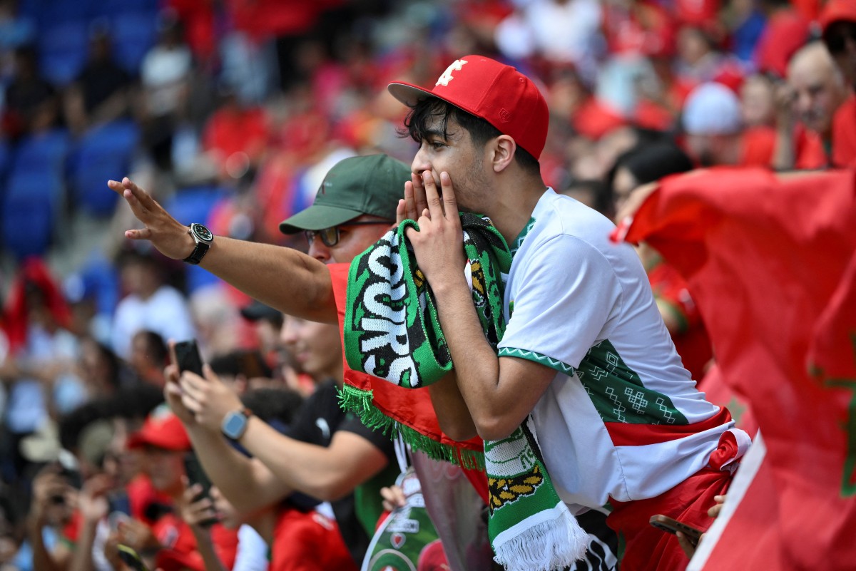 جماهير المغرب في المباراة أمام البرازيل في كأس العالم 2026. (أ ف ب)