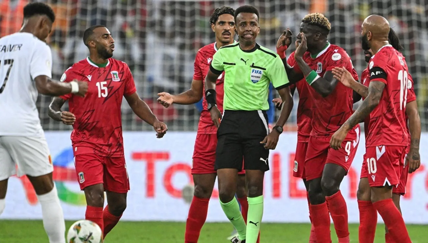 تعرف على ردود الفعل بعد منع الحكم الصومالي عبد القادر عرتن م