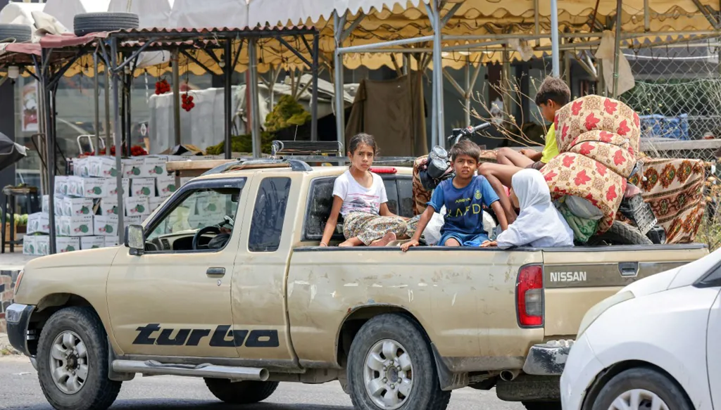 صباح "النهار": انشداد في أجواء المفاوضات المقبلة بين لبنان وإسرائيل... ماذا عن الصيف في زمن الحرب؟
