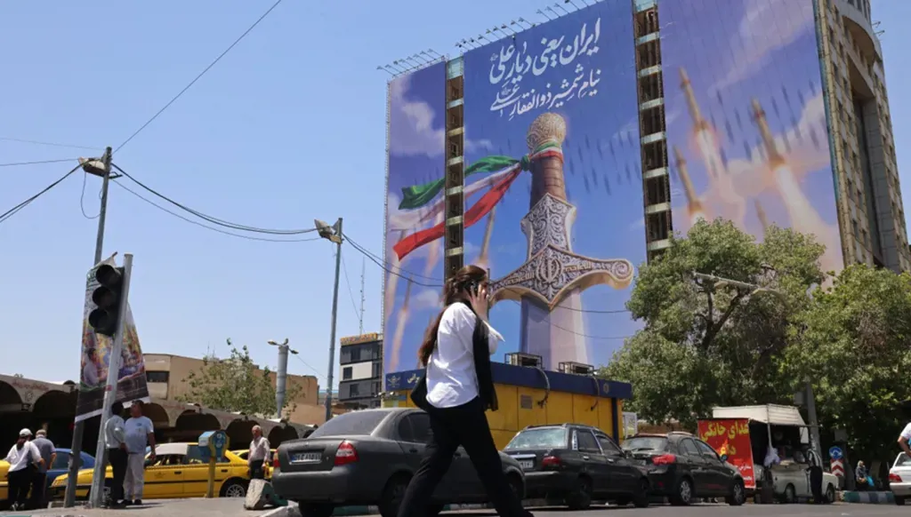 أميركا وإيران تقتربان من إبرام اتفاق وسط غموض بشأن التوقيت