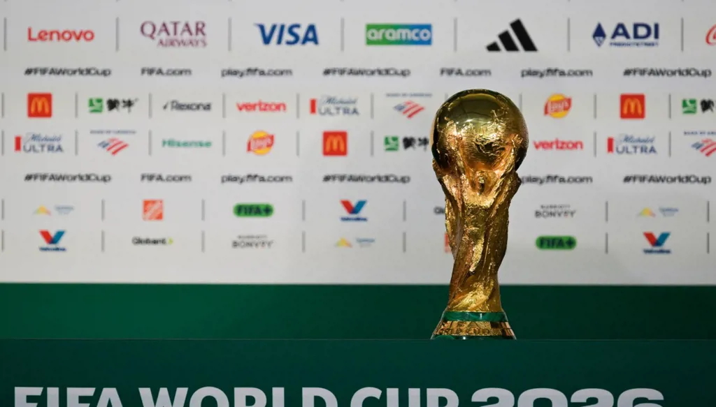 كأس العالم 2026: بطولة الأحلام أم ساحة الأزمات؟