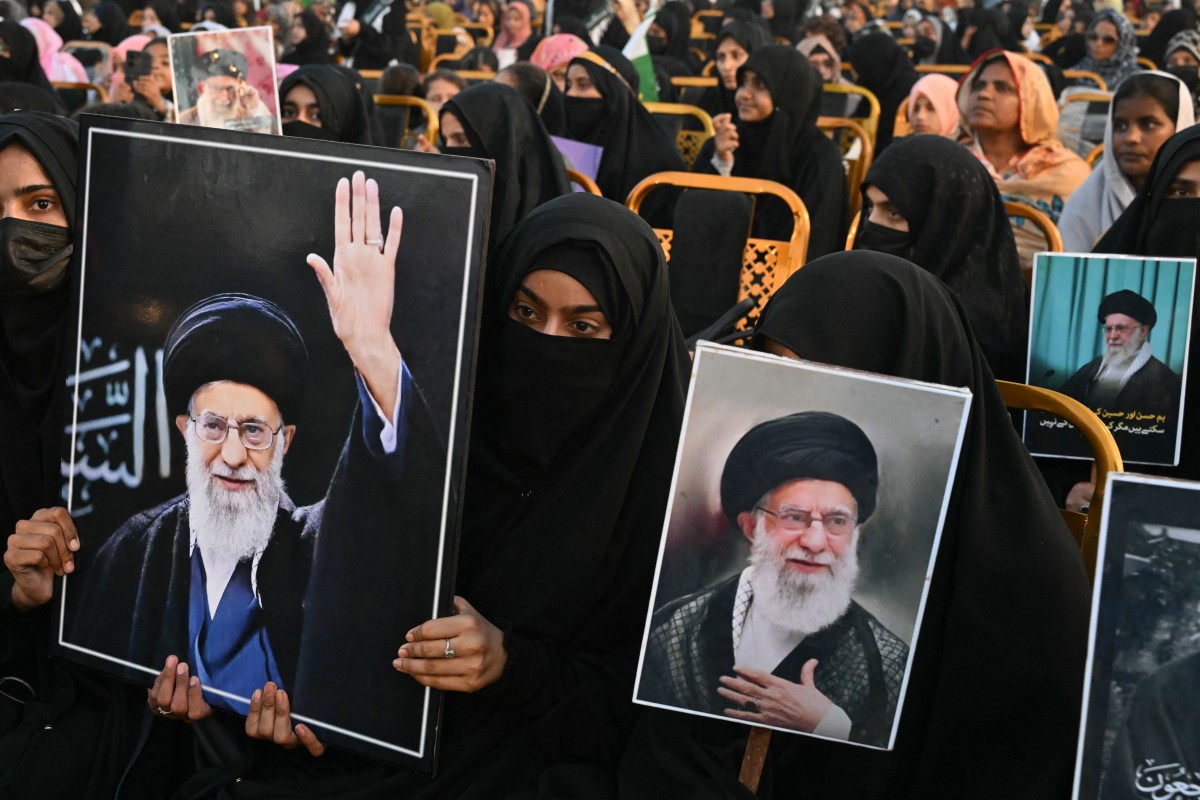 صور لخامنئي. (أ ف ب)