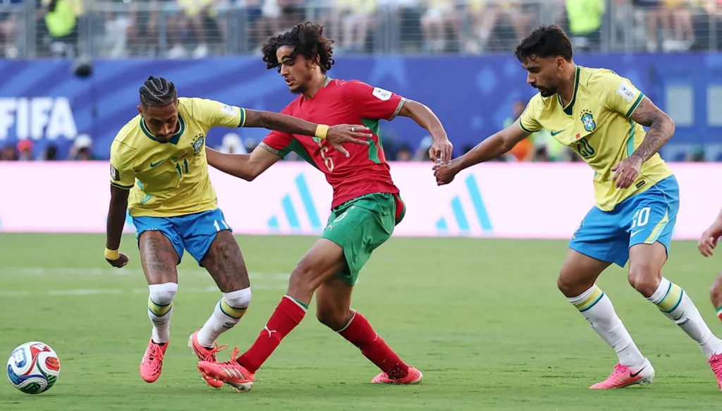 من مباراة البرازيل والمغرب. (أ ف ب)