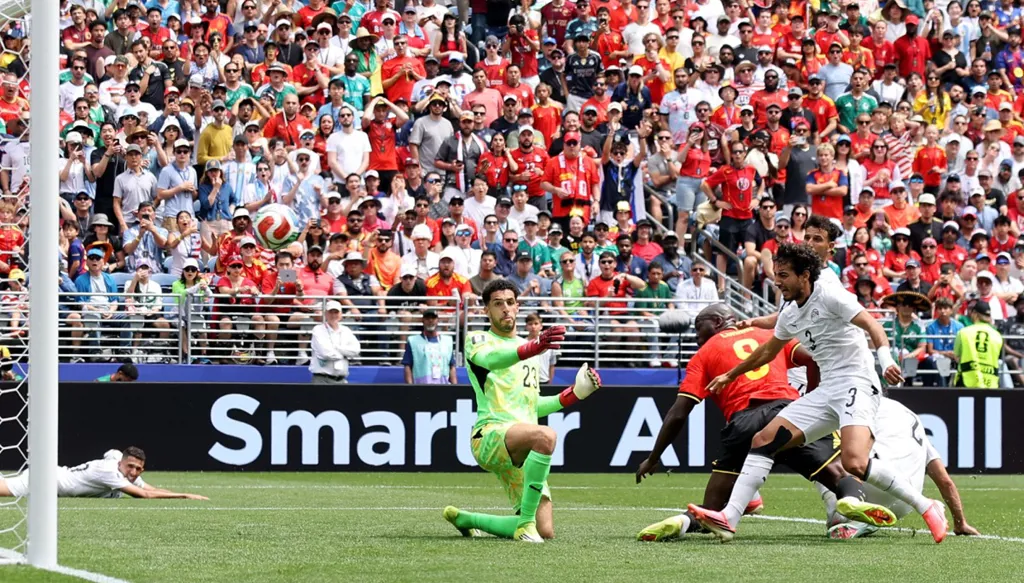 وباء الأهداف العكسية يضرب دفاعات العرب في كأس العالم